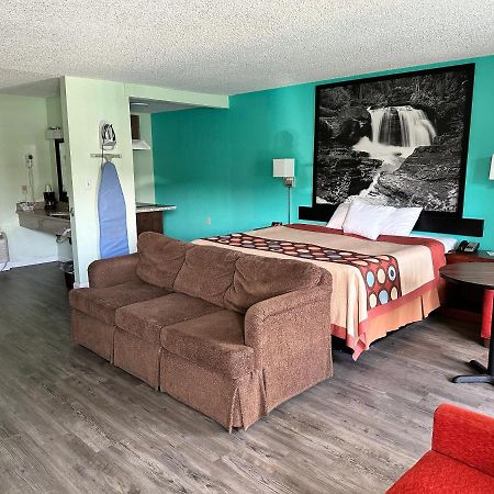 Super 8 By Wyndham Yreka Hotel Exterior photo