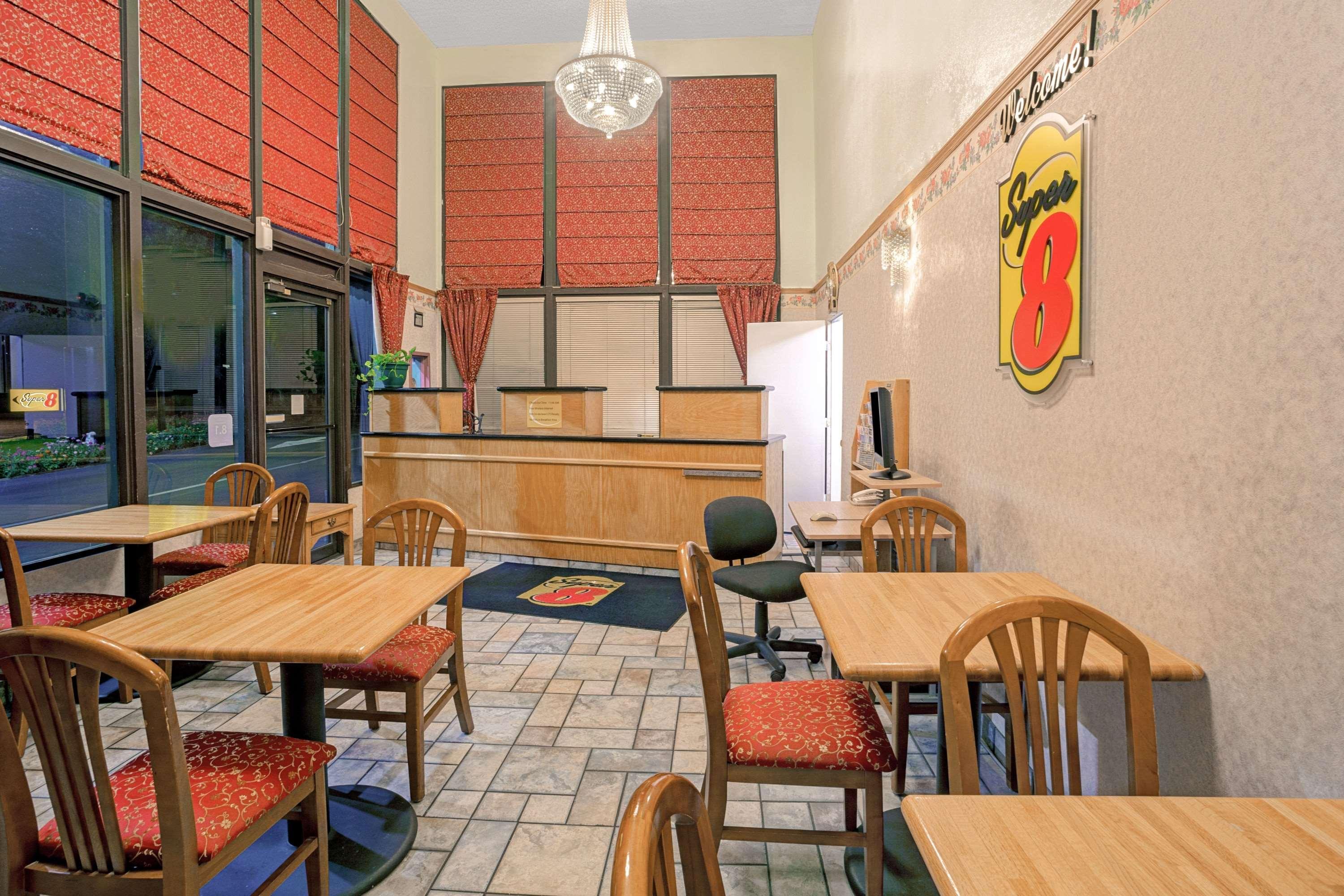Super 8 By Wyndham Yreka Hotel Exterior photo
