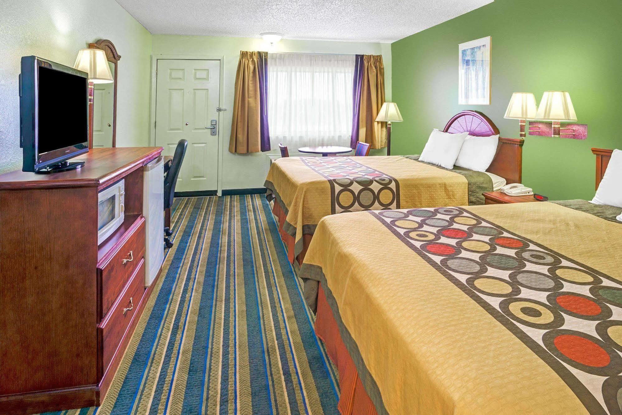 Super 8 By Wyndham Yreka Hotel Exterior photo